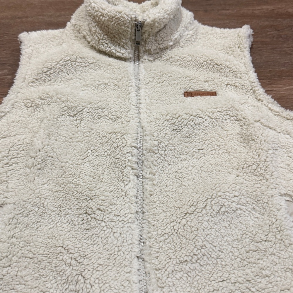 SAGE Collective Women's Cream Sherpa Vest - Picture 2 of 7